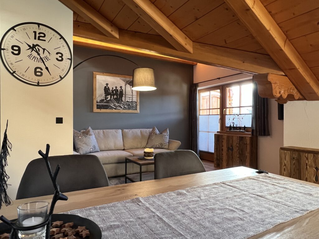 Wohnraum mit Sitzecke Wohnung Dachgeschoß
